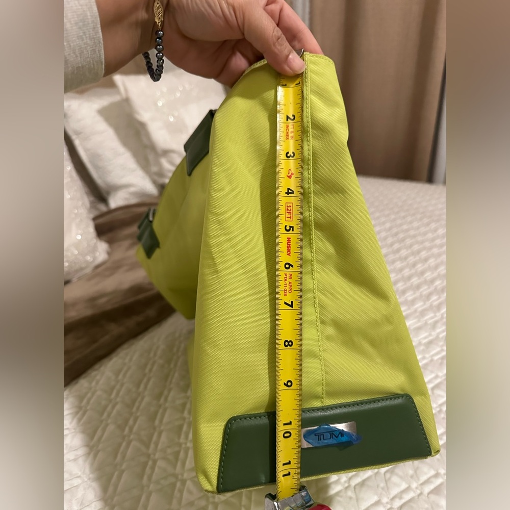 Tumi Green Tote Bag excellent condition - Picture 10 of 17